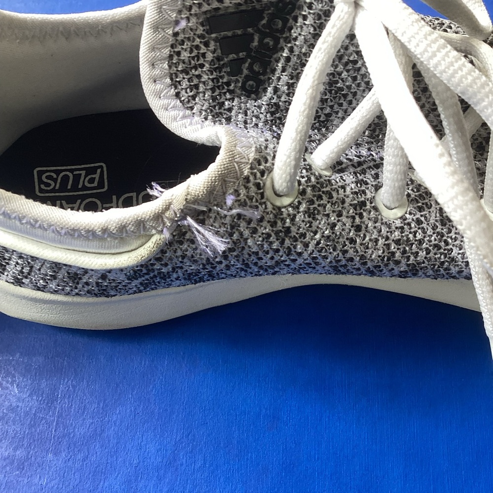 adidas Women's Gray Sneakers, size 8.5 - Picture 7 of 9